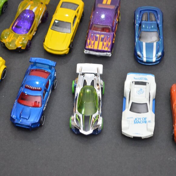 Hot wheels character cars lot - Picture 4 of 7